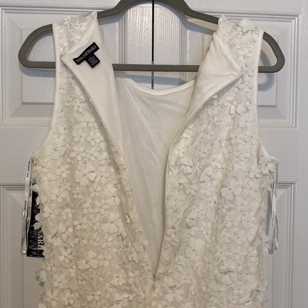 Pretty white dress size large Nina Leonard with white flowers - Picture 4 of 7